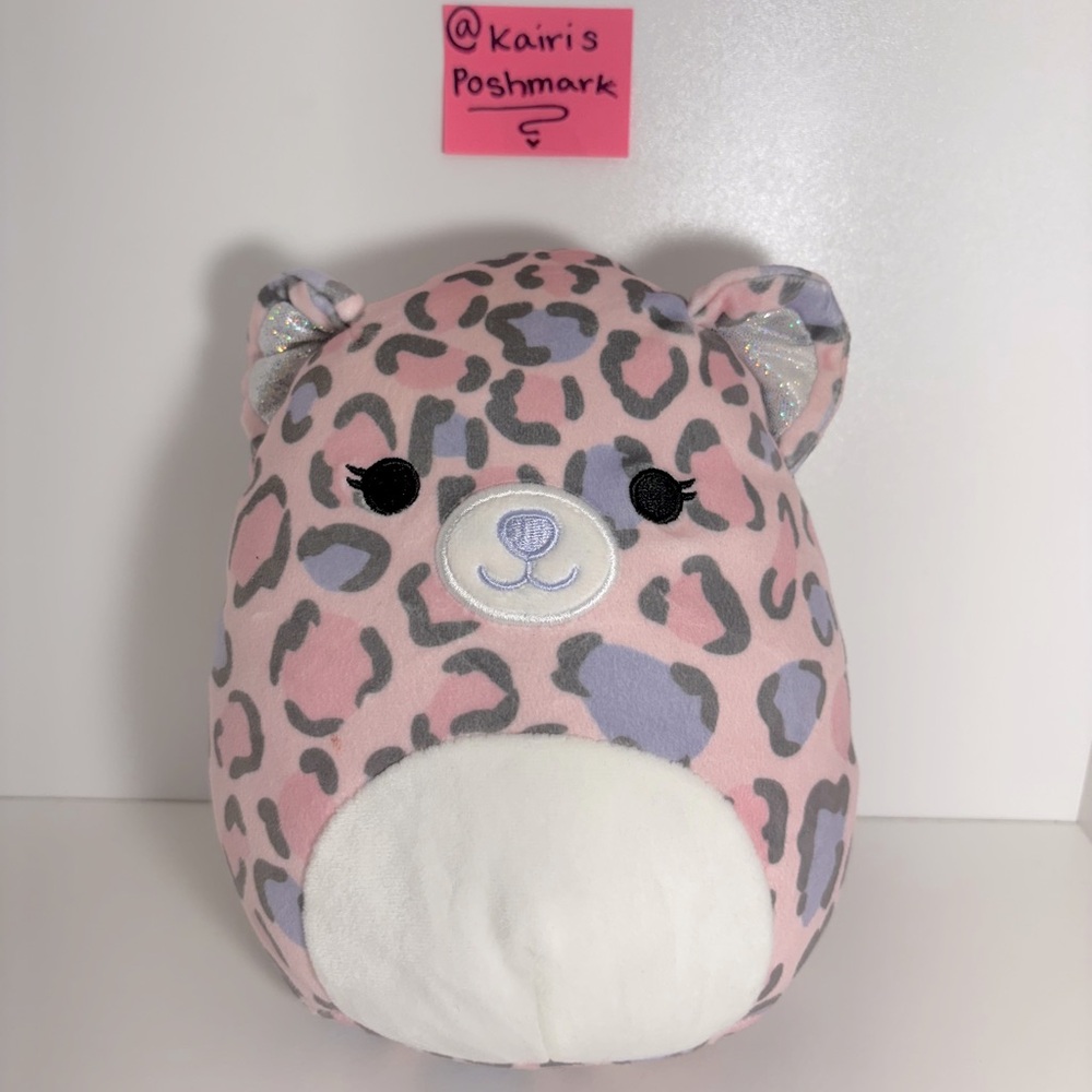 Dallas Squishmallow 6"

Leopard plush- Pink & purple